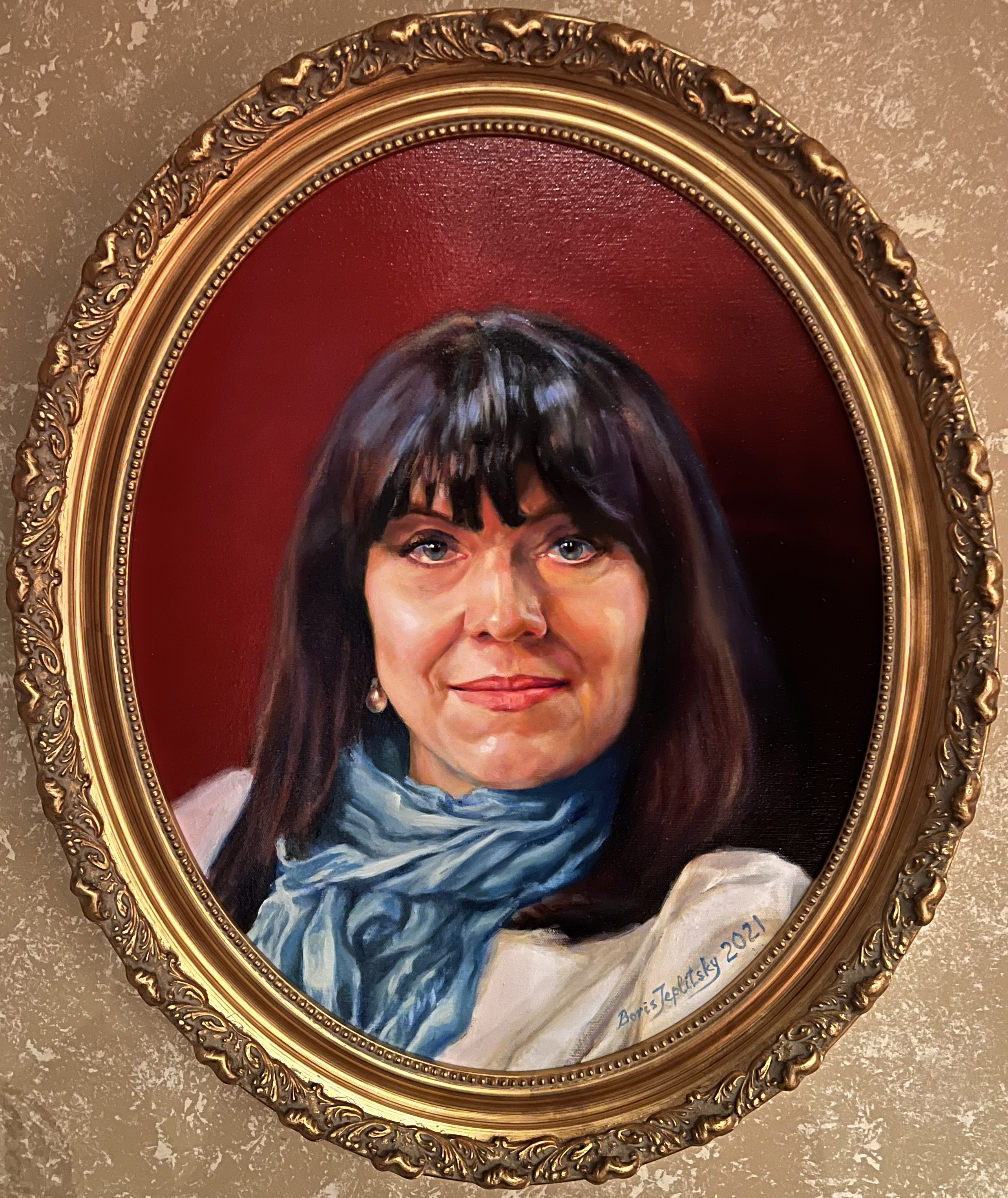 Elena Portrait Round